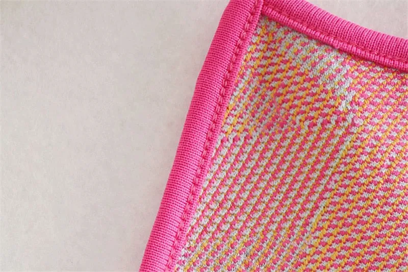 CROP KNITTED TANK TOP