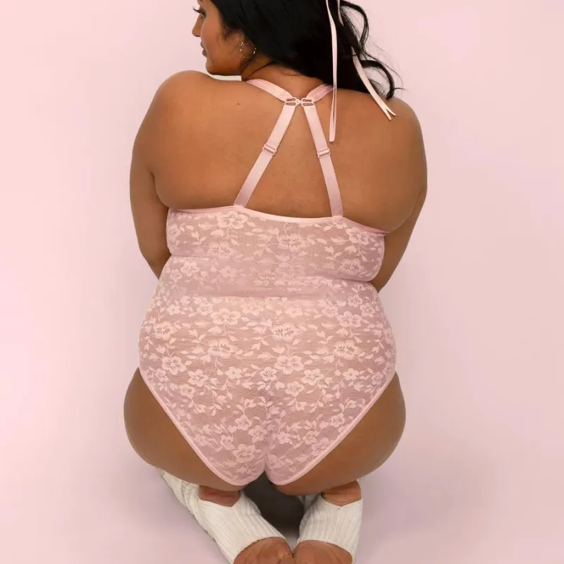 Curvy Couture No-Show Lace Bodysuit Blushing Rose