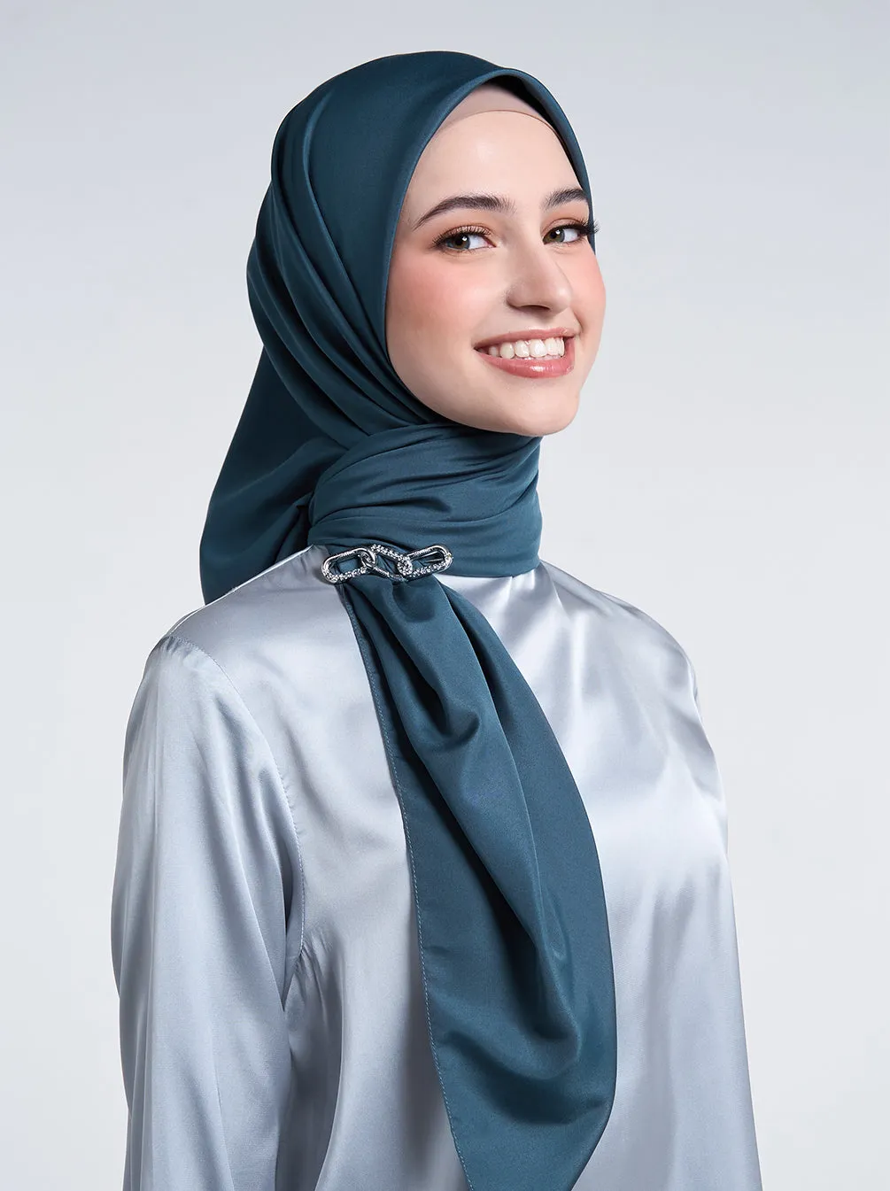 ULTRA SATIN SCARF PLAIN DEEP OCEAN